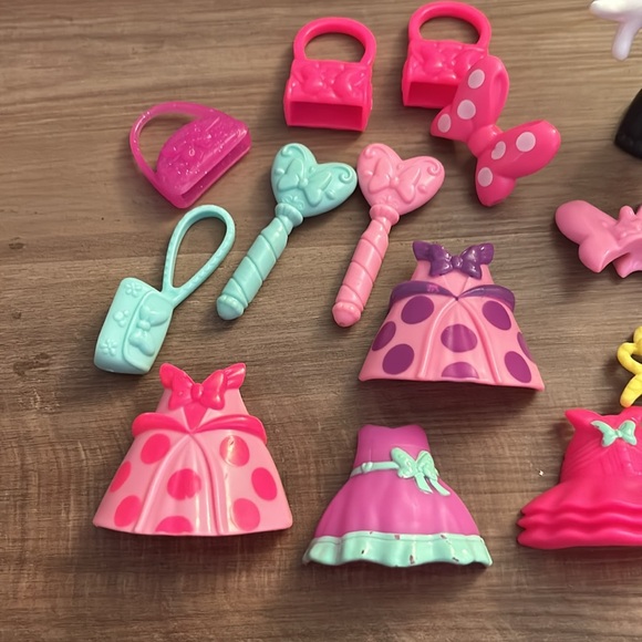 Minnie and Daisy Bowtique Set - Picture 4 of 5